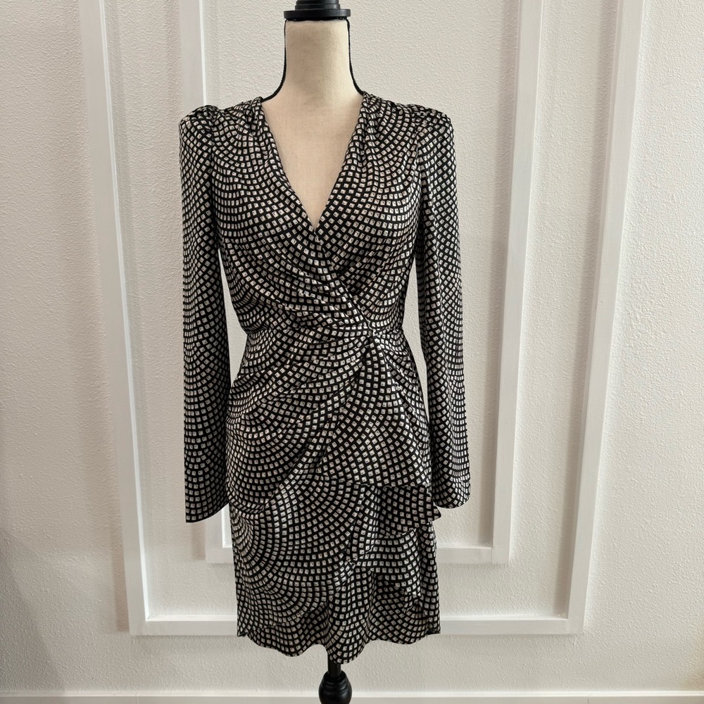 EUC  Express Satin Printed V-Neck Ruched Ruffle Sheath Mini Dress